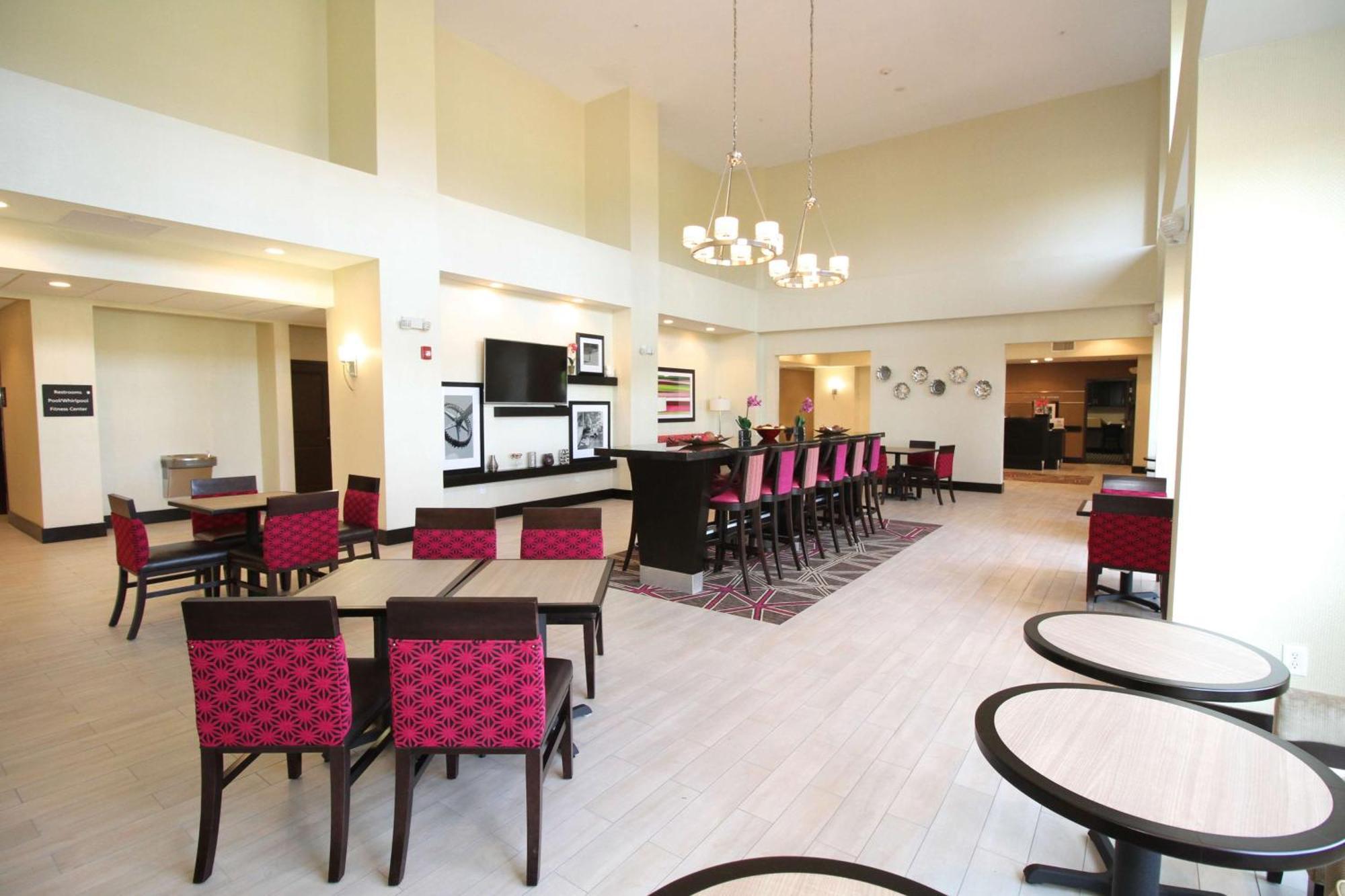 Hampton Inn And Suites Sandusky/Milan Exterior photo